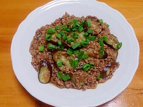 ご飯がすすむ♪なすとミンチの甘辛炒め